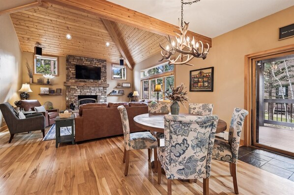 House, 5 Bedrooms | Interior