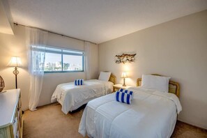 2 bedrooms, iron/ironing board, free WiFi, bed sheets - Windward Point #309 - Direct Bayfront Views (Fort Myers Beach)