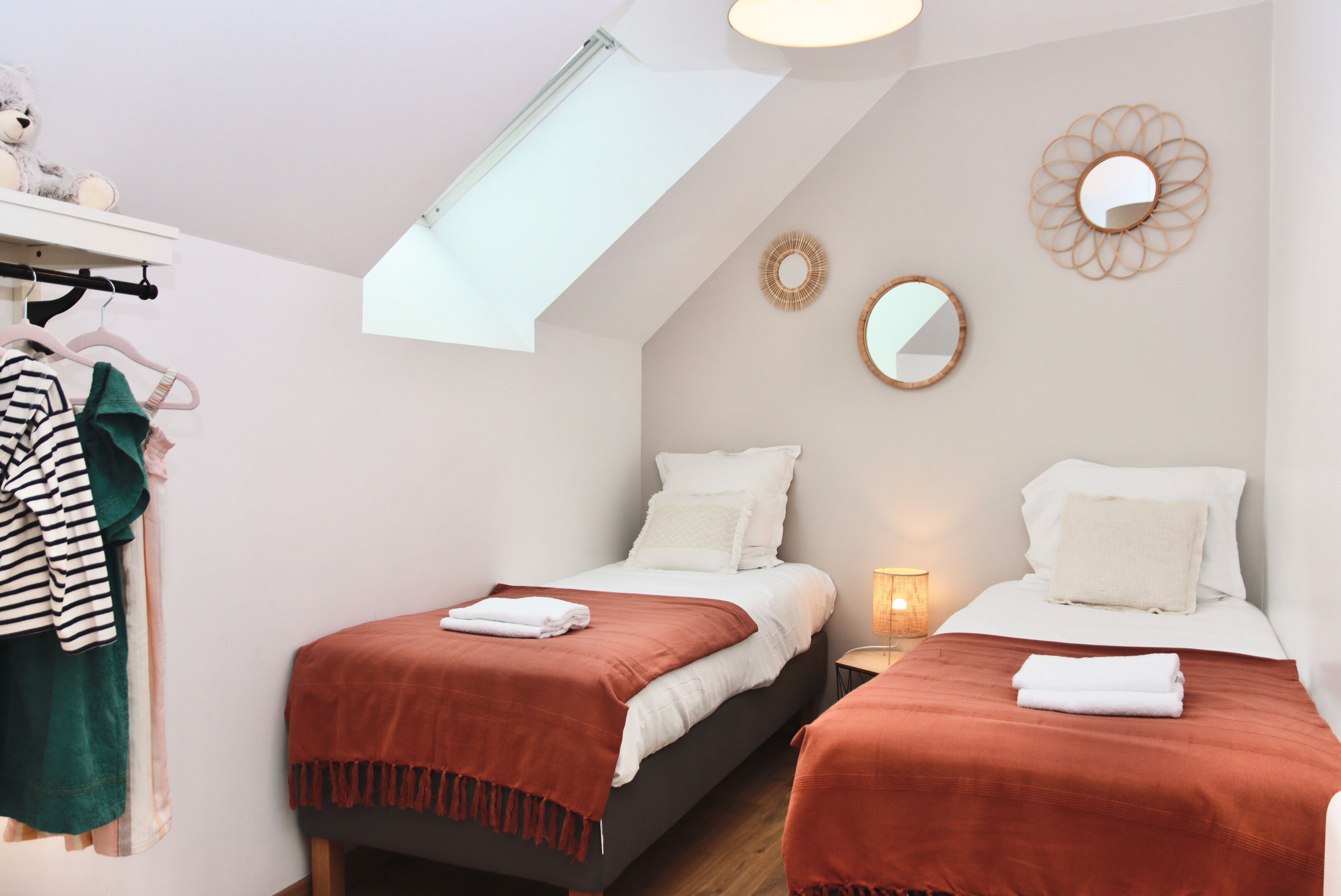 2 bedrooms, iron/ironing board, WiFi, bed sheets