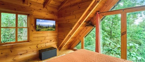 3 bedrooms, travel crib, WiFi (free), bed sheets