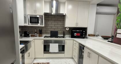 Luxury Spacious 3-bedroom Villa near Golf Course. Convenient location .