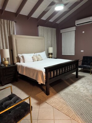 3 habitaciones, tabla de planchar con plancha, wifi y ropa de cama 