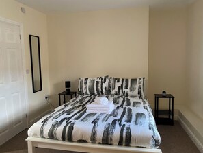 Chambre Double, vue cour intérieure