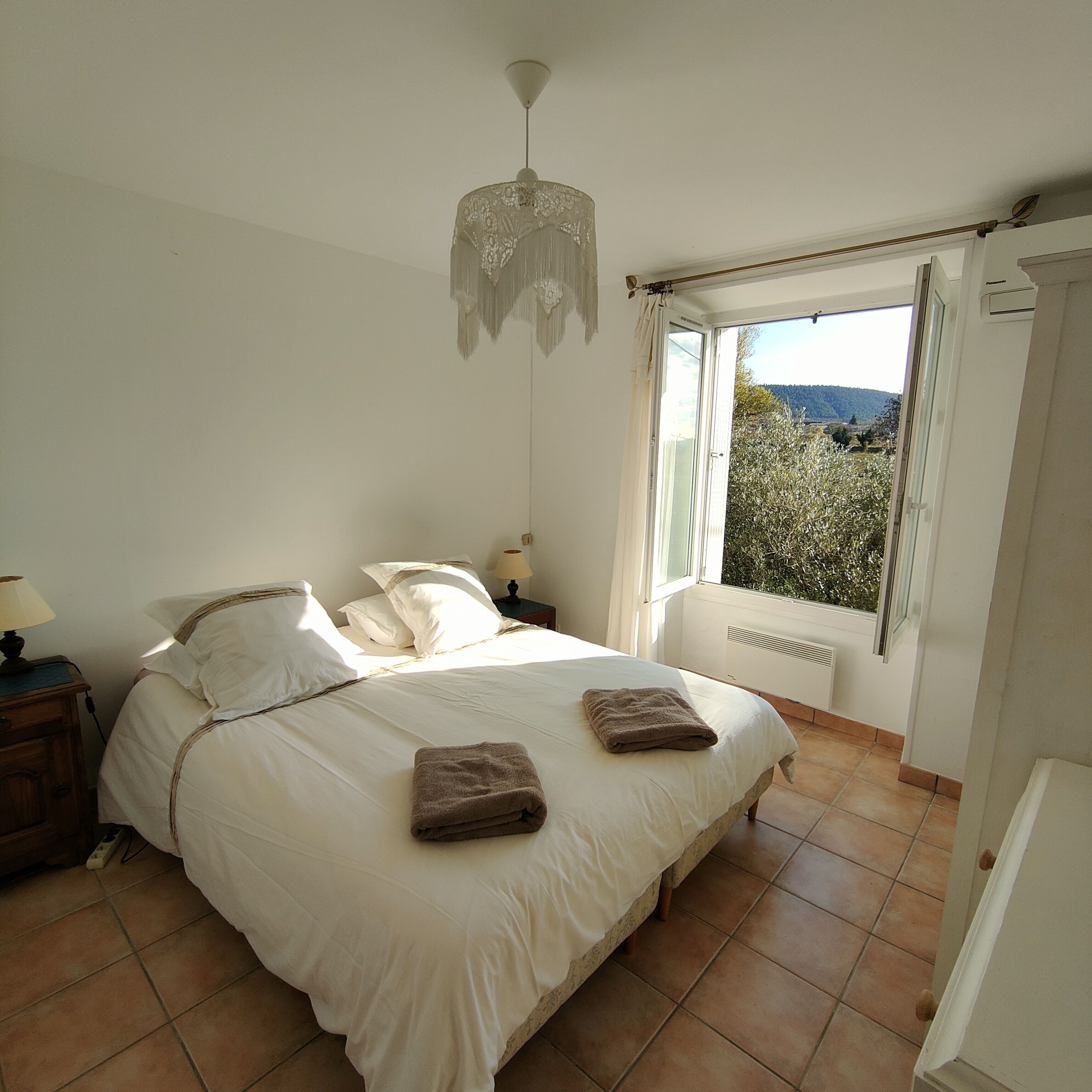 3 chambres, fer et planche à repasser, lit parapluie, Wi-Fi gratuit