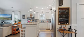 Chick-Inn of the Sea: Enjoy the Private Pool at This Dog-Friendly Third Row Home