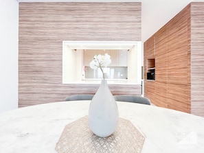 In-room dining - Luxury at the Banyan Tree Residence Dubai (Dubai)
