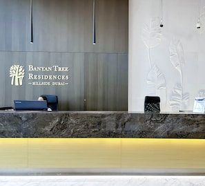 Apartment (1 Bedroom) | Lobby sitting area - Luxury at the Banyan Tree Residence Dubai (Dubai)