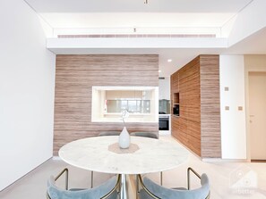 Apartment (1 Bedroom) | In-room dining - Luxury at the Banyan Tree Residence Dubai (Dubai)