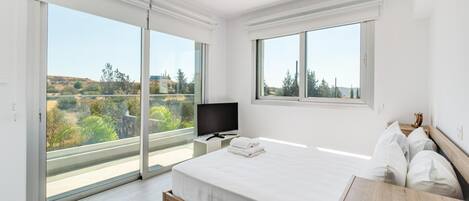 3 室のベッドルーム、アイロン / アイロン台、WiFi、ベッドシーツ