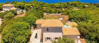 Villa Thalea - Two Bedroom Villa, Sleeps 4
