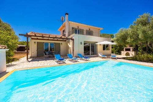 Villa Thalea - Two Bedroom Villa, Sleeps 4