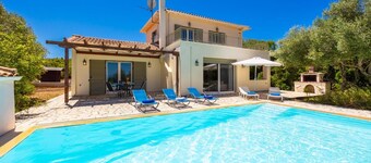 Villa Thalea - Two Bedroom Villa, Sleeps 4