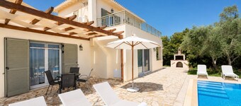 Villa Thalea - Two Bedroom Villa, Sleeps 4