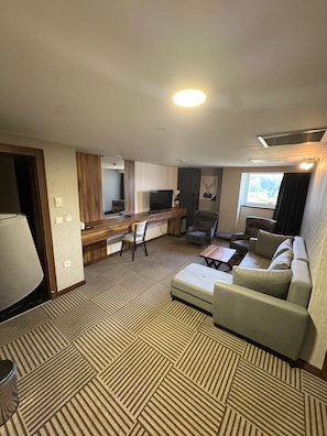 Junior Suite | Living area