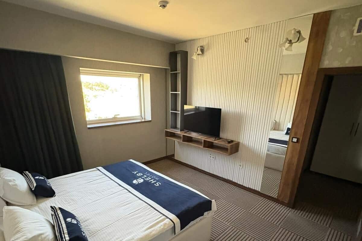 Junior Suite | 1 bilik tidur, cadar kapas Mesir, peralatan tempat tidur premium, meja