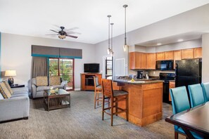 TV, video games, DVD player - 2Bed/2Bath at Great Smokies Lodge! (Sevierville)