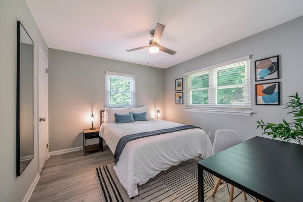 2 bedrooms, desk, iron/ironing board, WiFi