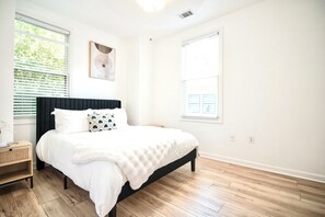 2 habitaciones, cuna de viaje, wifi gratis y ropa de cama