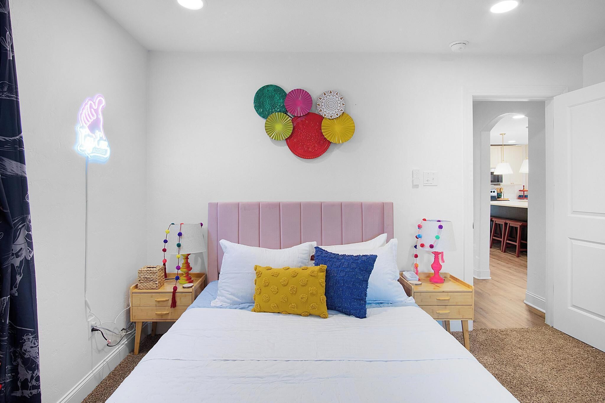 5 bedrooms, in-room safe, desk, iron/ironing board