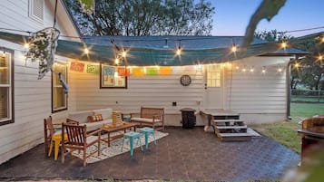 تناول الطعام بالخارج