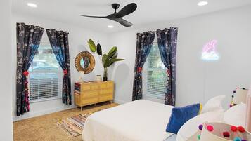 5 bedrooms, in-room safe, desk, iron/ironing board