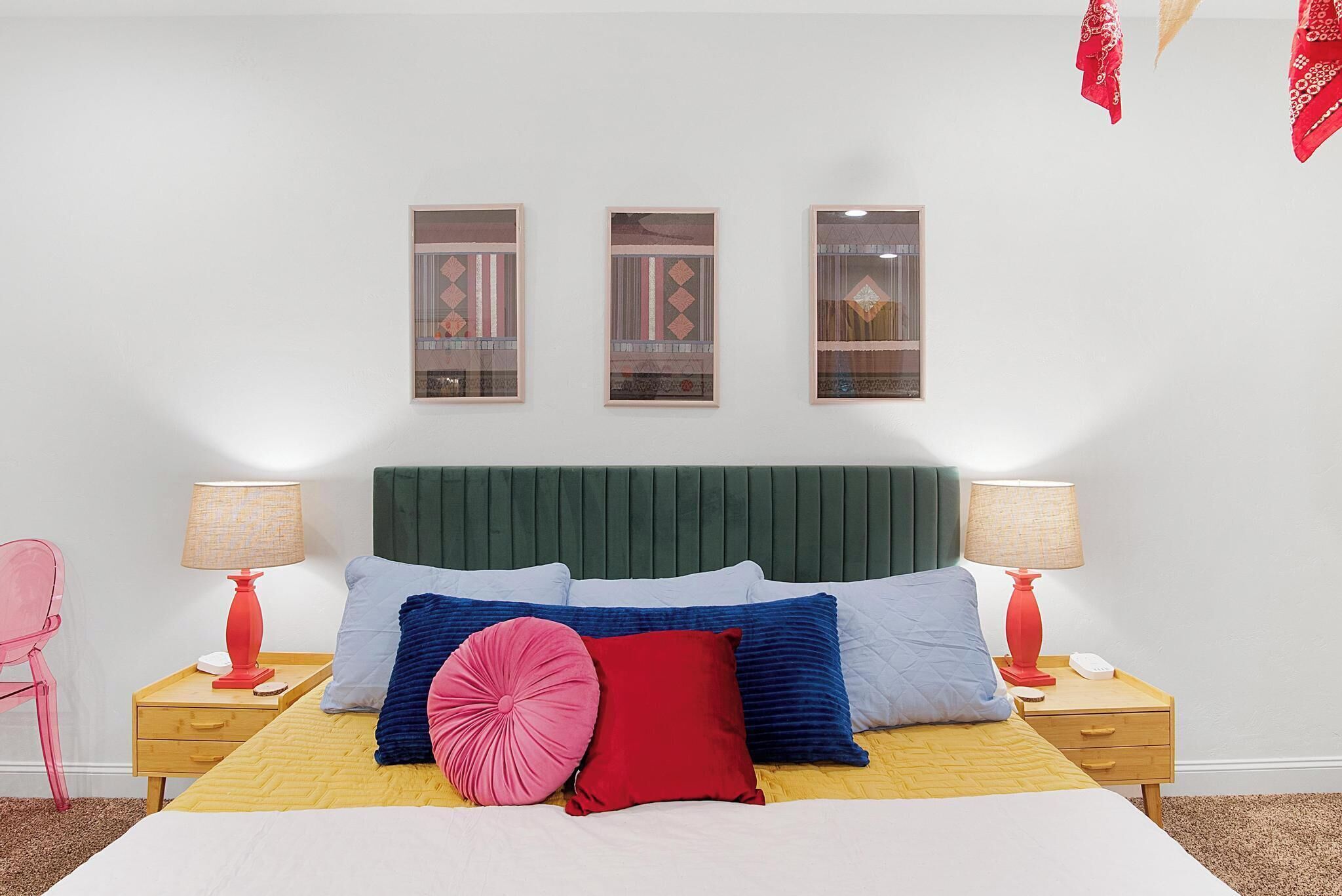 5 soverom, safe på rommet, skrivebord og strykejern/-brett