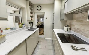 Cottage | Private kitchen | Fridge, microwave, oven, stovetop - Luxury Peak District Cottage Retreat (Bakewell)