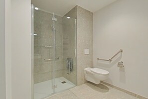 Douche, serviettes fournies