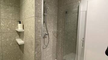 Shower, towels
