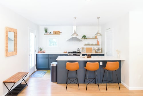 5 Min to Downtown Warwick, Wineries, Breweries, Hikes, Shops, & Greenwood Lake!