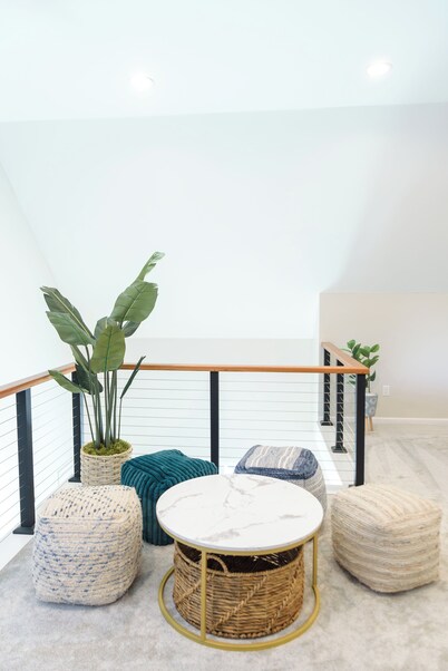 5 Min to Downtown Warwick, Wineries, Breweries, Hikes, Shops, & Greenwood Lake!