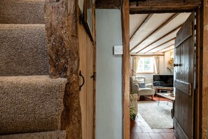 Interior - Poppy Cottage - Cosy 2BD Home, Perfect For Family (Clifford Chambers)