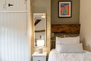 2 dormitorios, tabla de planchar con plancha, wifi gratis y ropa de cama
