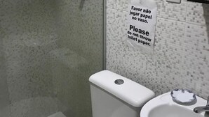 Bathroom - POUSADA DAS COLÔNIAS ILHA DA GIJÓIA (Rio de Janeiro)