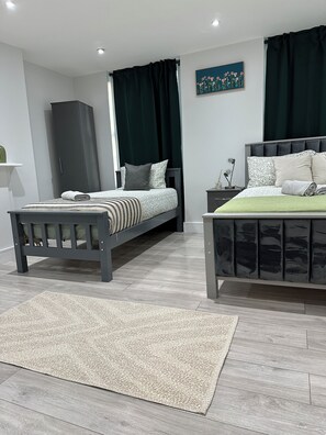 2 Schlafzimmer, Bügeleisen/Bügelbrett, WLAN, Bettwäsche
