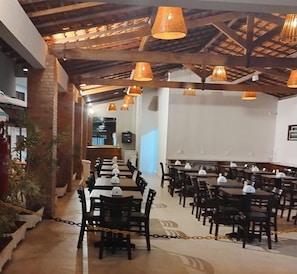 Breakfast, lunch and dinner served - Santa Areia Lençóis Pousada (Santo Amaro do Maranhão)