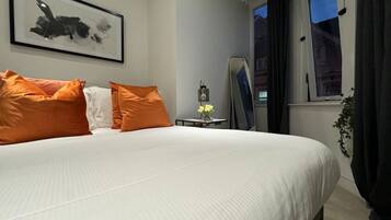 Iron/ironing board, WiFi, bed sheets