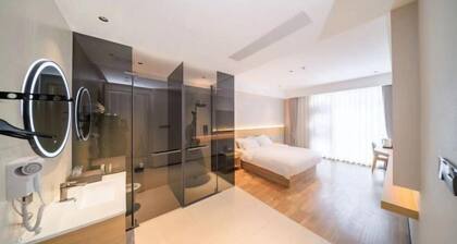 Yijia Business Hotel