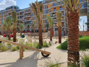 Children’s area - Charming Studio Apartment in Afnan 4, IMPZ by Deluxe Holiday Homes (Dubai)