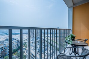 Outdoor dining - Charming Studio Apartment in Afnan 4, IMPZ by Deluxe Holiday Homes (Dubai)