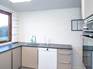 House | Private kitchen - 7 Person Holiday Home in Roslev (Roslev)