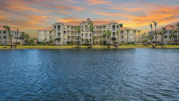 Exterior - Fort Myers condo1 mile from beach! Available December 2024, April 2025-Oct 2025 (Fort Myers)