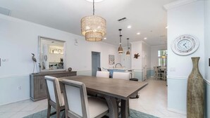 Dining - Fort Myers condo1 mile from beach! Available December 2024, April 2025-Oct 2025 (Fort Myers)