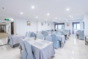 Unclassified image, 5 of 30, button - Tongjing Hotel (Renhua)