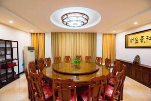 Dining - Tongjing Hotel (Renhua)