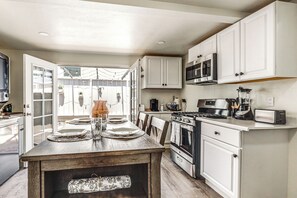 Fridge, microwave, stovetop, coffee/tea maker - Pet-Friendly Oceano Home w/ Patio, 2 Mi to Dunes! (Oceano)