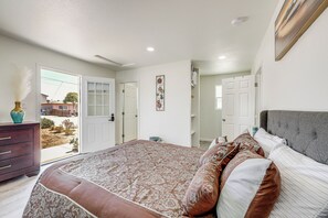 1 bedroom, iron/ironing board, Internet, bed sheets - Pet-Friendly Oceano Home w/ Patio, 2 Mi to Dunes! (Oceano)