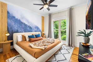 6 chambres, bureau, fer et planche à repasser, lit parapluie