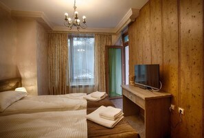 Deluxe Double Room, Mountain View | Free WiFi