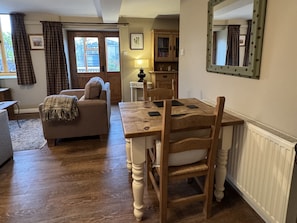 Interior - Daisy's Place - sleeps 2 guests in 1 bedroom (Church Stretton)